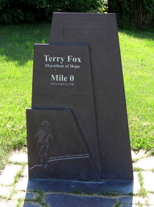 800px-Terry_Fox_memorial,_St._John's
