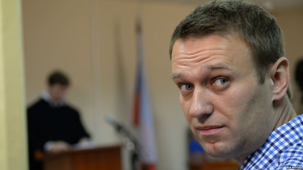 Суд освободил от тюрьмы Навального и Офицерова