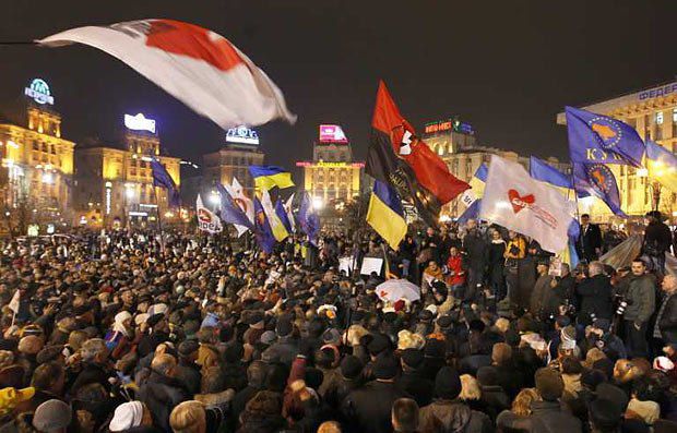 В Киеве всю ночь митинговали за будущее с ЕС