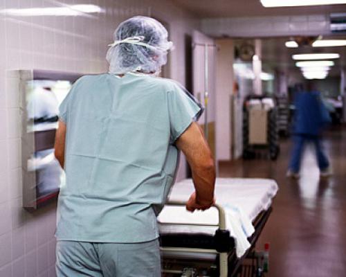 В столичных больницах сокращают врачей и медсестер