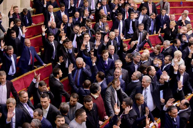 Вторая победа оппозиции: Рада отменила «диктаторские законы»