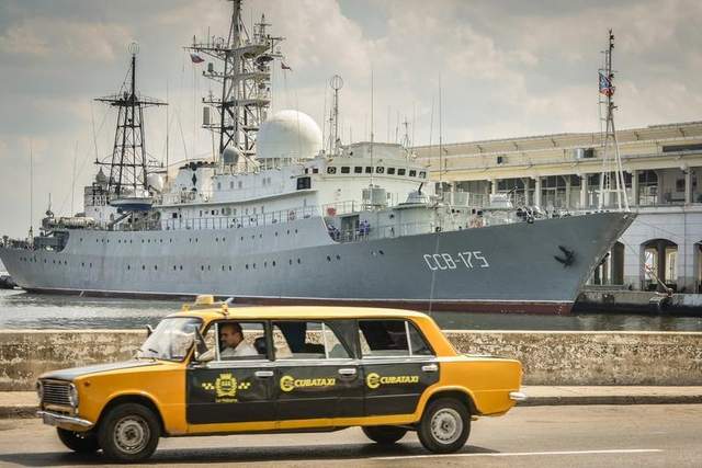 Военный корабль России прибыл на Кубу на фоне разговоров о вторжении в Крым