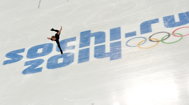 Плющенко снялся с Олимпиады из-за болей в спине и завершил карьеру