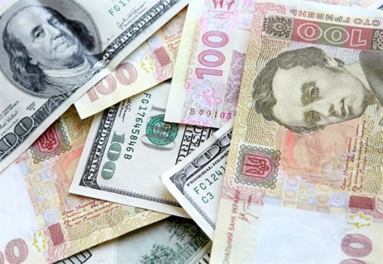 Нацбанк Украины отпустил курс гривны и ввел ограничения для банков