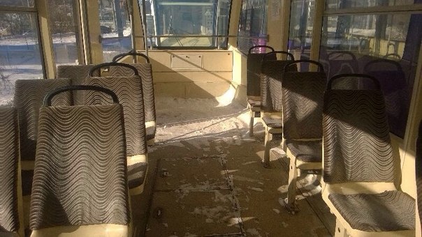 В Ростове водители застрявших из-за снега трамваем 6 дней ждут помощи коммунальщиков