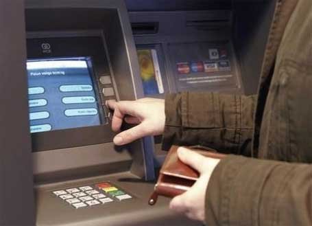 Власти Крыма ограничили снятие наличных и национализируют украинские банки