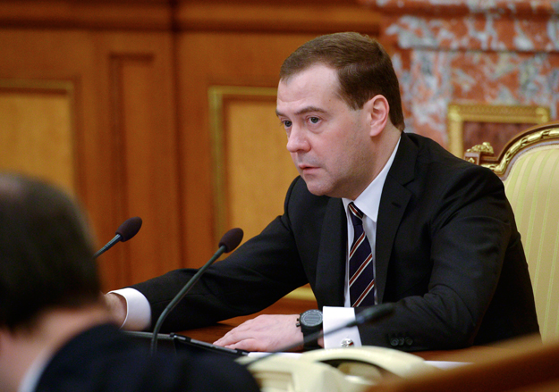Медведев и почти половина министров приехали в Крым обсуждать его будущее