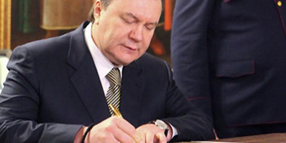 Чуркин: ввести войска в Украину Путина попросил Янукович
