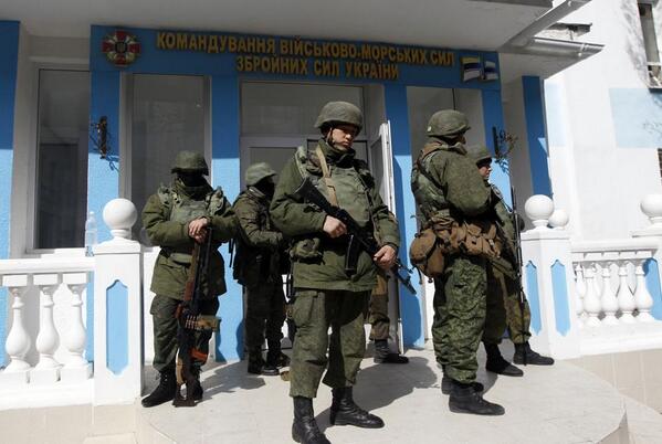 Глава ВМС Украины и офицеры покинули штаб в Севастополе