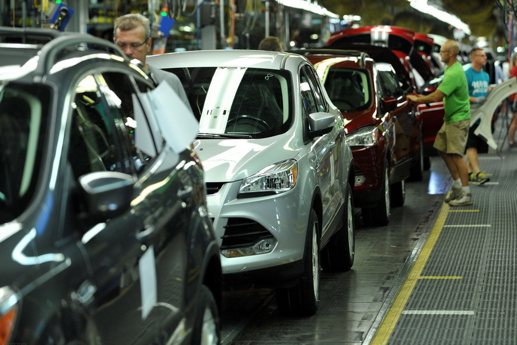 Ford остановил работу завода в Ленобласти: спрос на автомобили в России упал