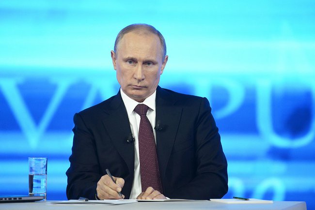 Путин упростил получение гражданства для жителей Российской империи и СССР