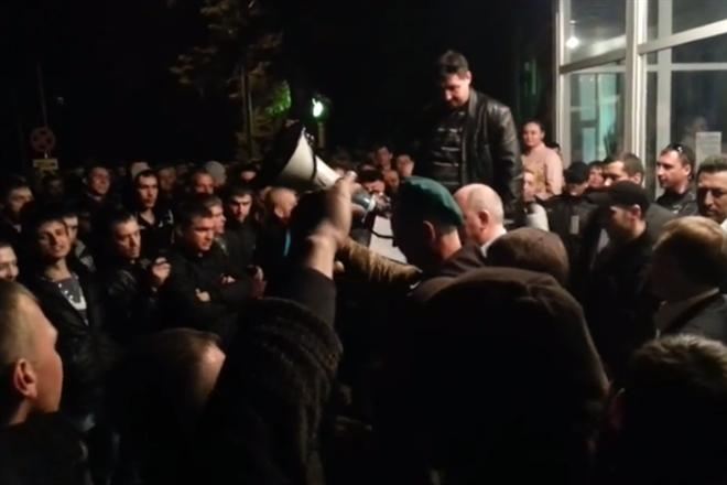 Шахтеры в Луганской области бастуют на предприятии Ахметова