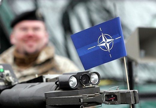 НАТО усиливает войска на границе с РФ, Москва готовит ответ