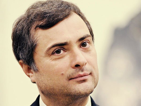 В Абхазию летит Сурков, в СМИ говорят о возможных досрочных выборах