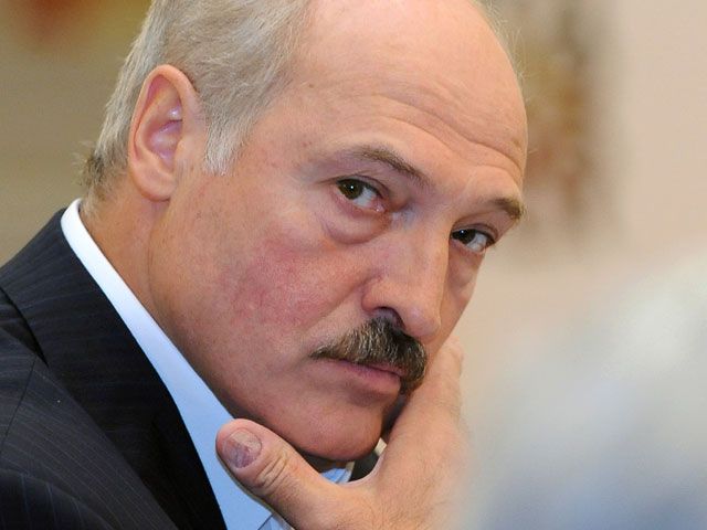 Лукашенко подписывает декрет о «крепостном праве»