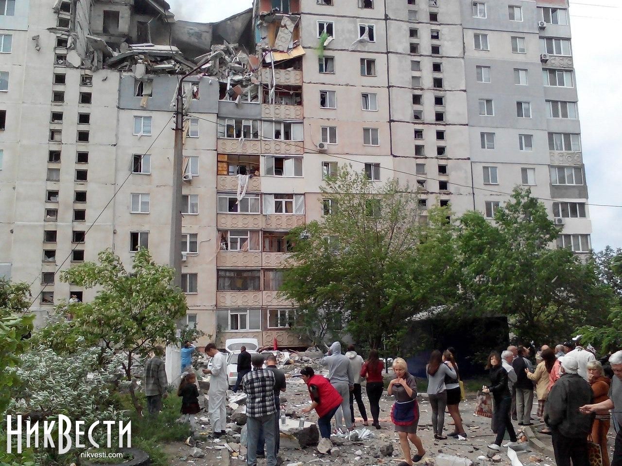 Взрыв разрушил жилую многоэтажку в Николаеве на юге Украины