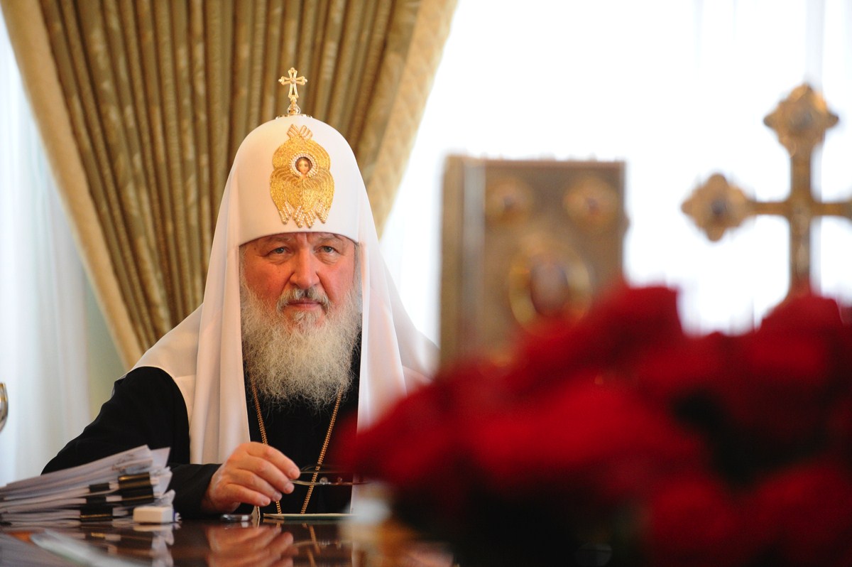 Филарет против Кирилла: без осуждения Путина церковью мира не будет