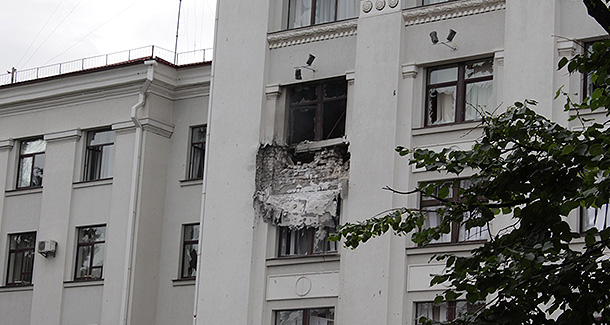 РИА: власти ЛНР после взрыва в Луганске нашли остатки авиаракеты