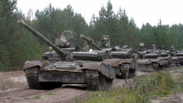 Ополченцы получили бронетанковую армию: 221 танк, 288 БТР и 18 «Градов»