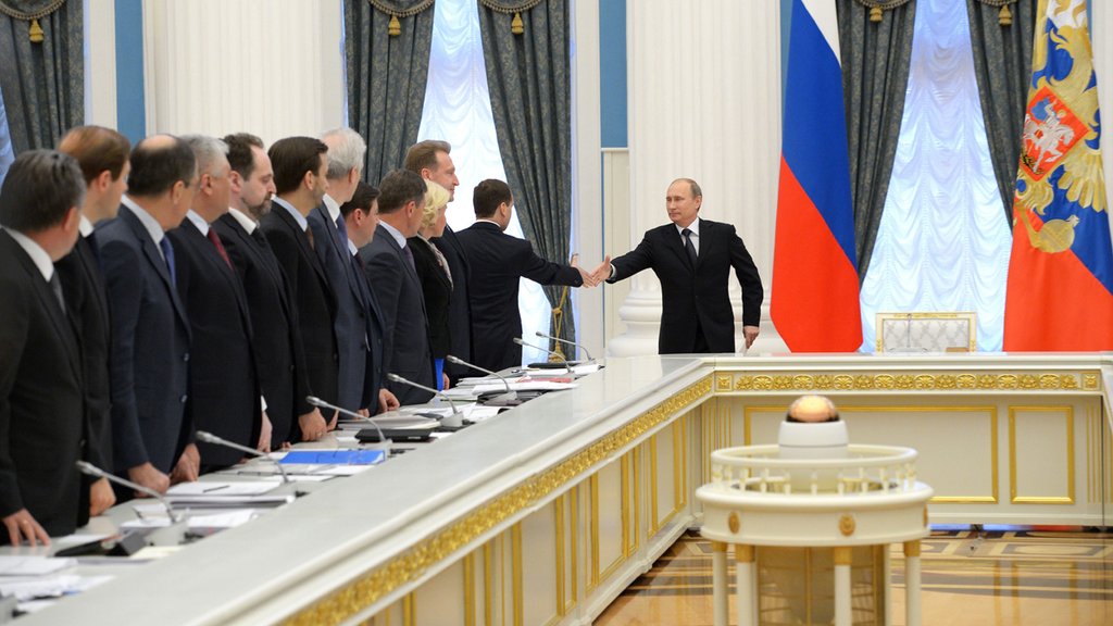 Россияне всё меньше верят в корыстность Путина и его команды