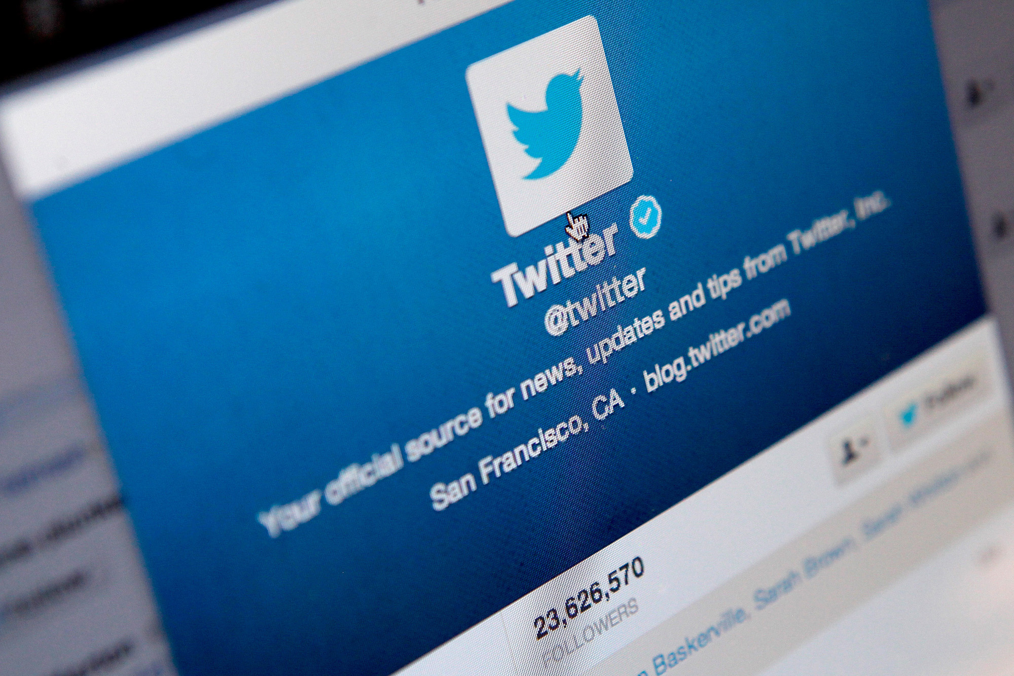 Начальник Twitter едет в Москву, чтобы убедить власти в безвредности соцсети