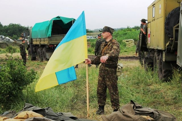 LifeNews: Украина стягивает войска на границу с Крымом