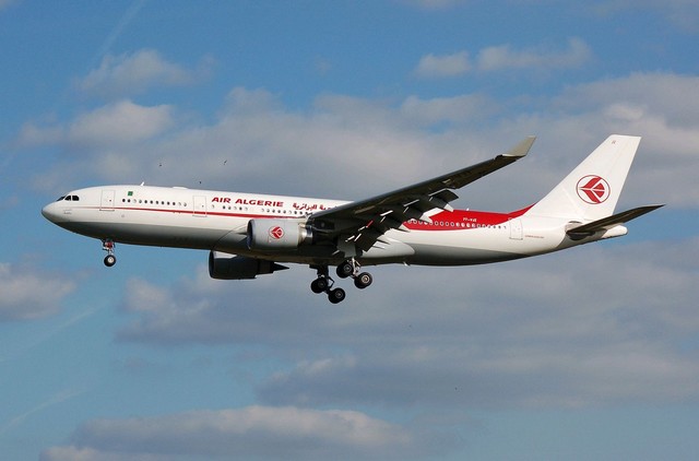 Алжирский самолет с 112 пассажирами на борту пропал в Африке