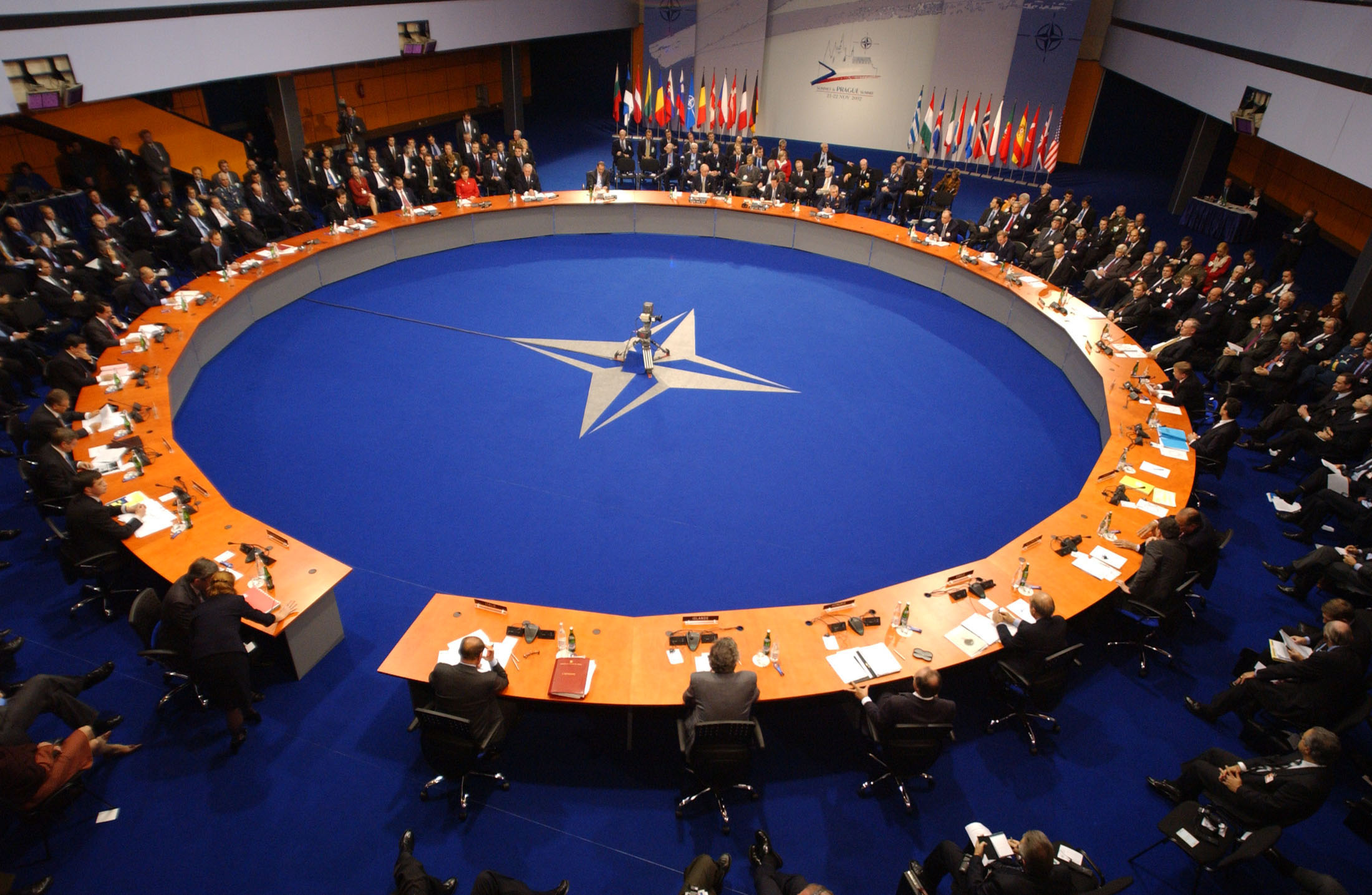 Украина открывает себе путь в НАТО. Законопроект кабмина внесен в Раду