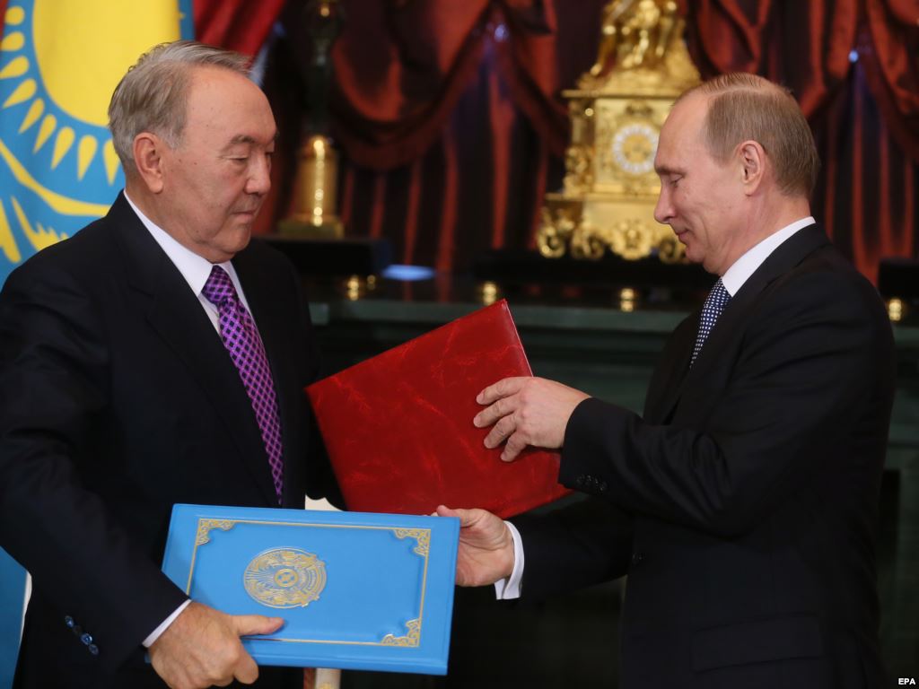 Путин о Казахстане: в 10 раз меньше РФ, до Назарбаева не было государственности