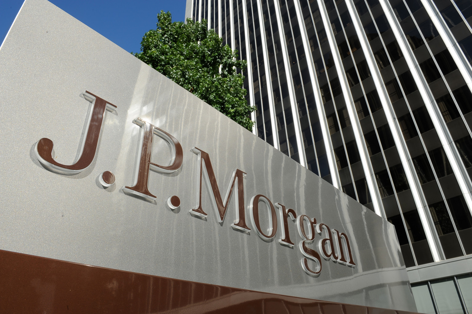 ФБР подозревает хакеров из России в краже данных банка JPMorgan в ответ на санкции