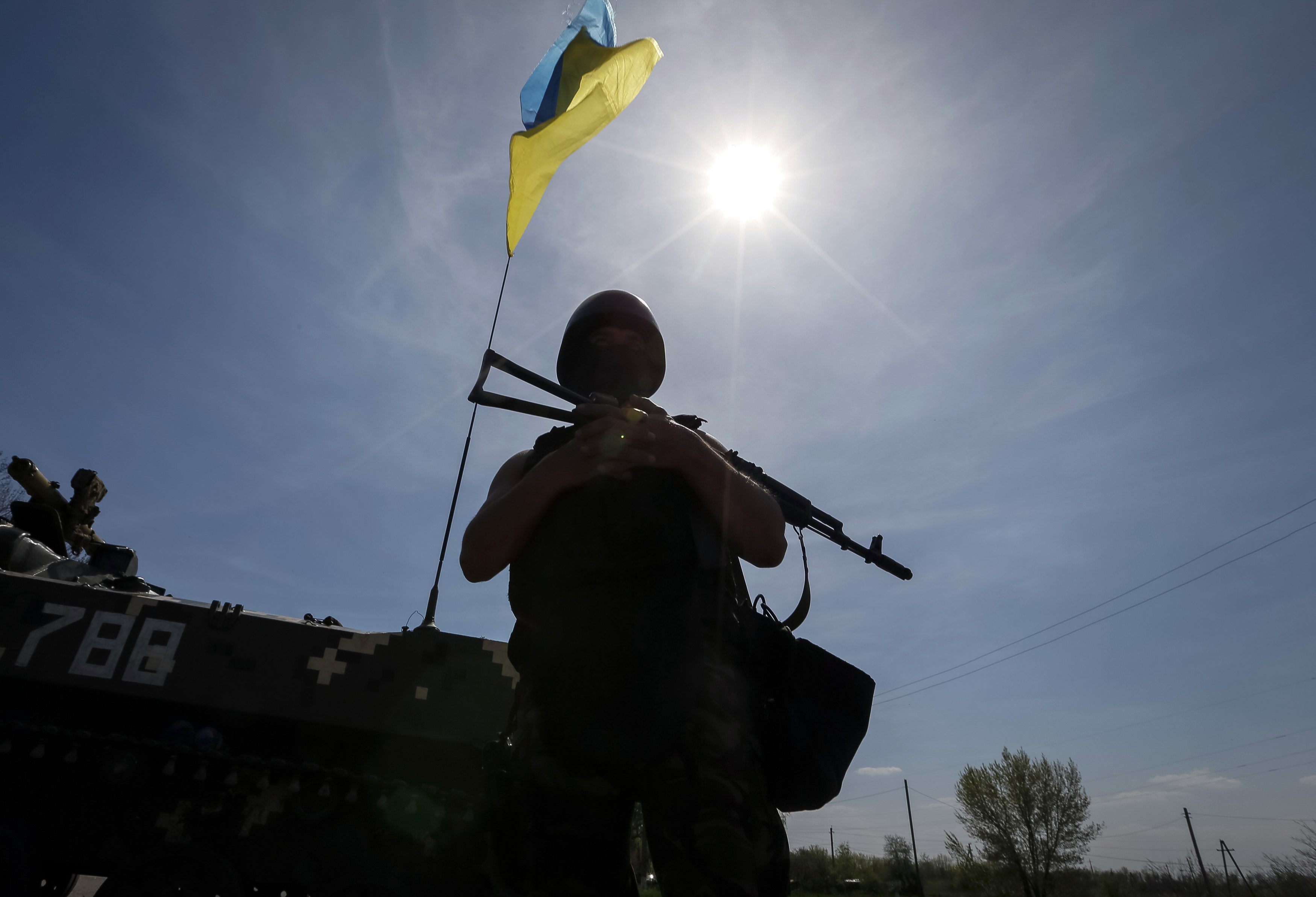 В Киеве рассказали о самоподрыве украинских офицеров, окруженных десантниками из РФ