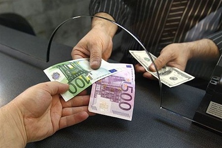 Минфин: курс доллара и евро не имеет значения