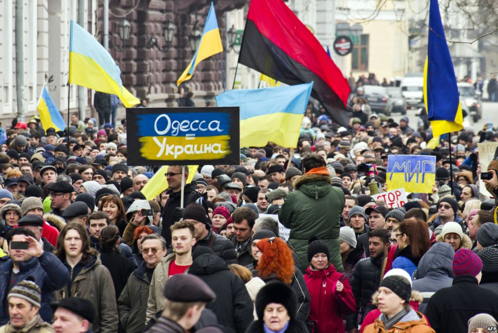 Более 50 тыс человек на «Марше мира» в Москве, ставшим антипутинским