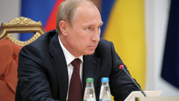 Bloomberg назвал замороженный конфликт на Украине крайне выгодным для Путина