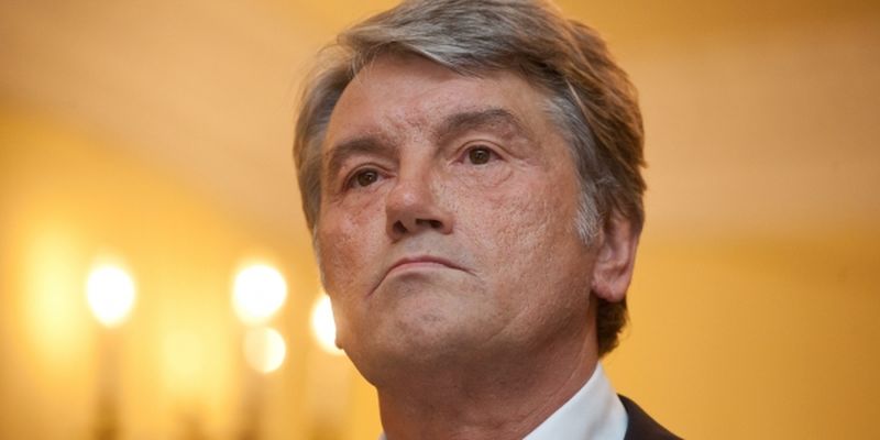 «КП» пишет об эпидемии проказы по всему миру: Ющенко заразил Тимошенко, Немцова и Клинтон