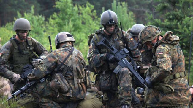 Германия и Франция отправляют военных на восток Украины
