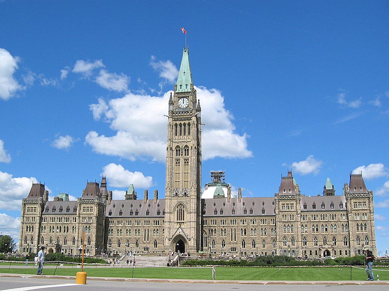 Стрельба в канадском парламенте стоила жизни солдату и самому нападавшему