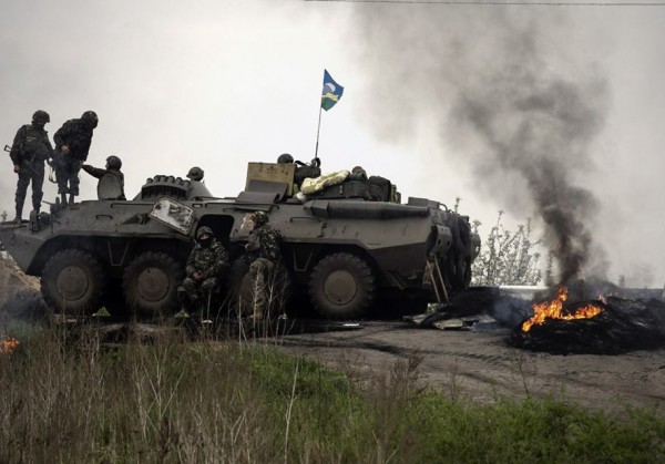 «Грады», артобстрелы, бои, погибшие мирные жители. Говорить о мире на Украине не получается