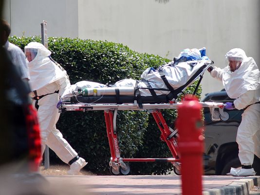 Эбола грозит США: власти борются с вирусом заверениями, войсками и карантином