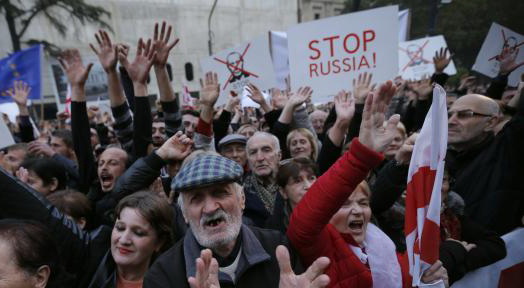 Stop Putin: в Тбилиси прошел многотысячный митинг против аннексии Абхазии