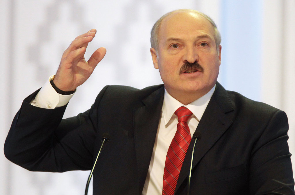 Лукашенко рассказал о балансировании между Европой и Россией и своей власти