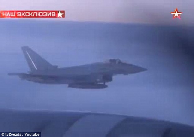 Видео: самолеты НАТО эскортируют российский бомбардировщик