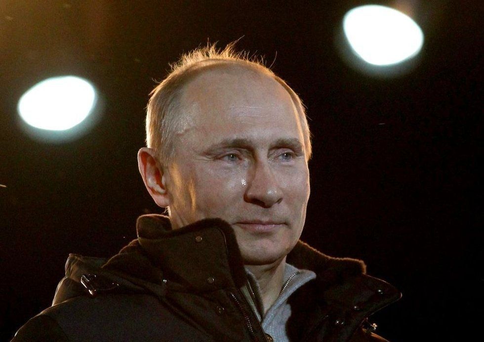Вслед за АП Путин может сократить зарплату и себе