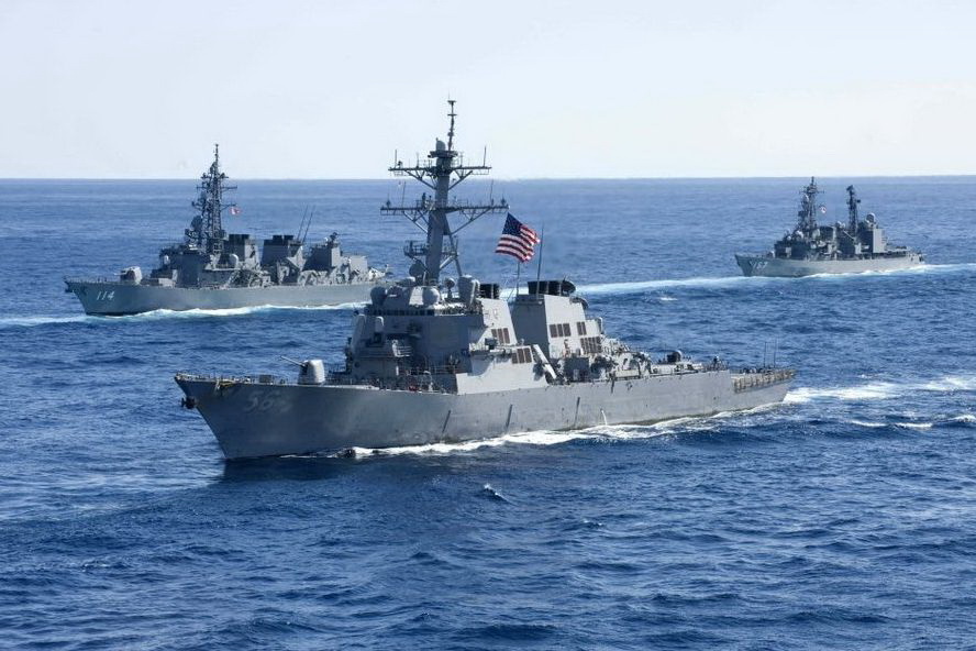 Четыре боевых корабля НАТО начинают учения в Черном море
