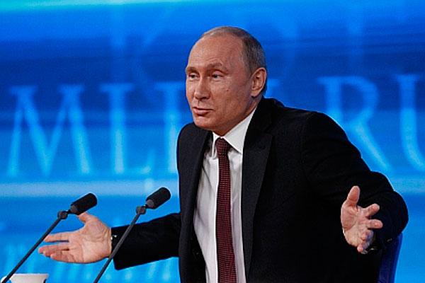 Блогеры и журналисты обсуждают возможный приход Путина на панихиду по Немцову