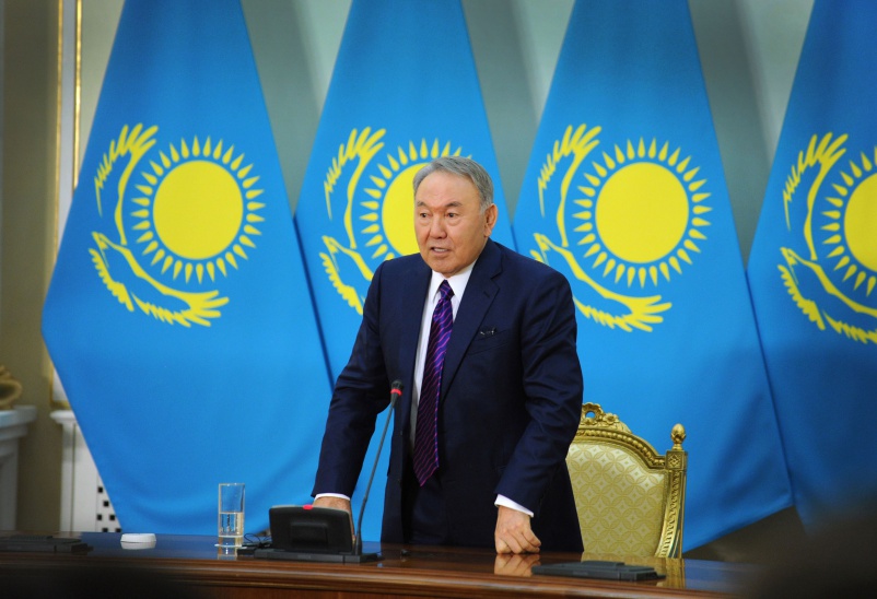 «Деда, мы с тобой». Как Назарбаев и Казахстан празднует его 97,7% на выборах президента