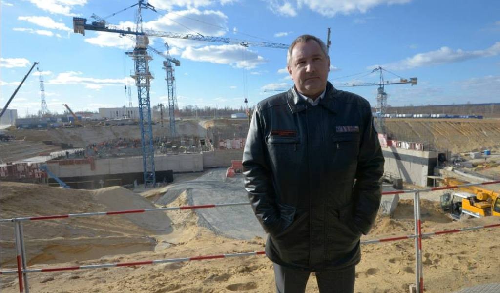 Рогозин уволил замначальника «Дальспецстроя» за з/п жене 800 тыс. рублей