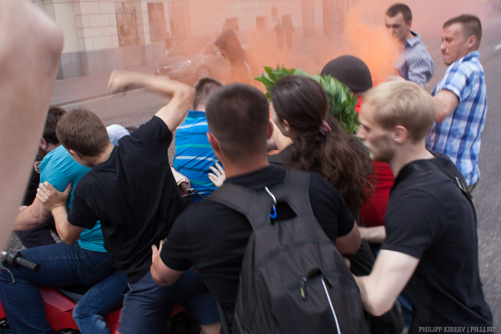 В центре Москвы после драки задержаны православные и ЛГБТ-активисты