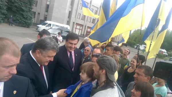 Фото: Порошенко назначил Саакашвили губернатором Одесской области
