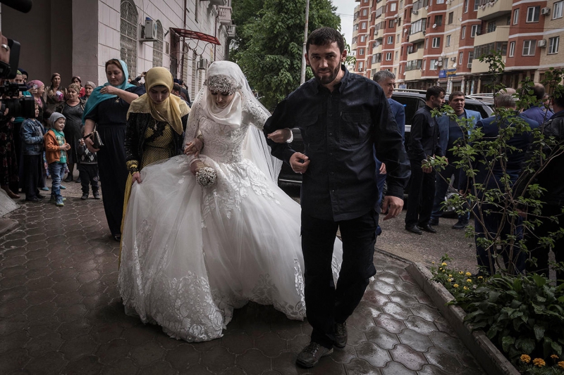 Глава администрации Кадырова рассказал о свадьбе и предложил узаконить многоженство